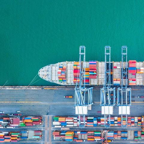 Transporting break bulk cargo by sea